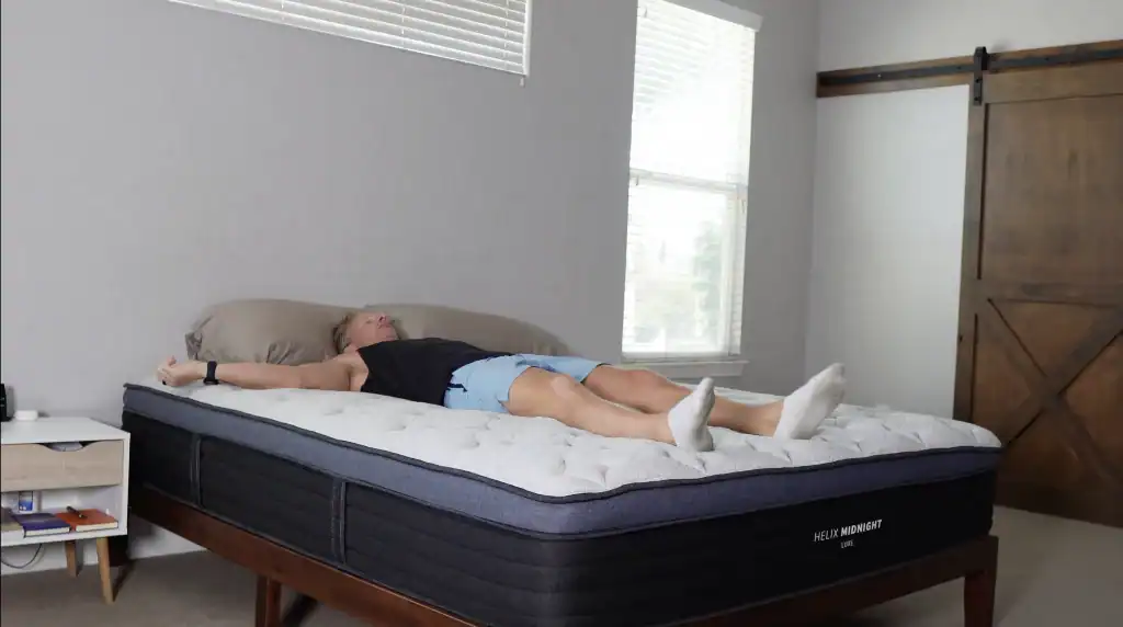 Best Overall Mattress: Helix Midnight Luxe Review